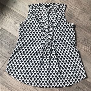 Spense sleeveless shirt - size M